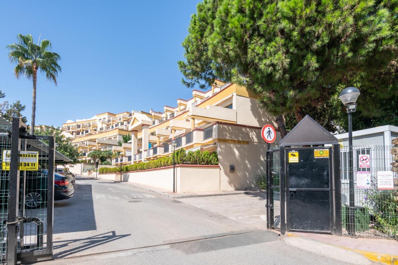 Soek La Romana Seafront Marbella Exterior photo